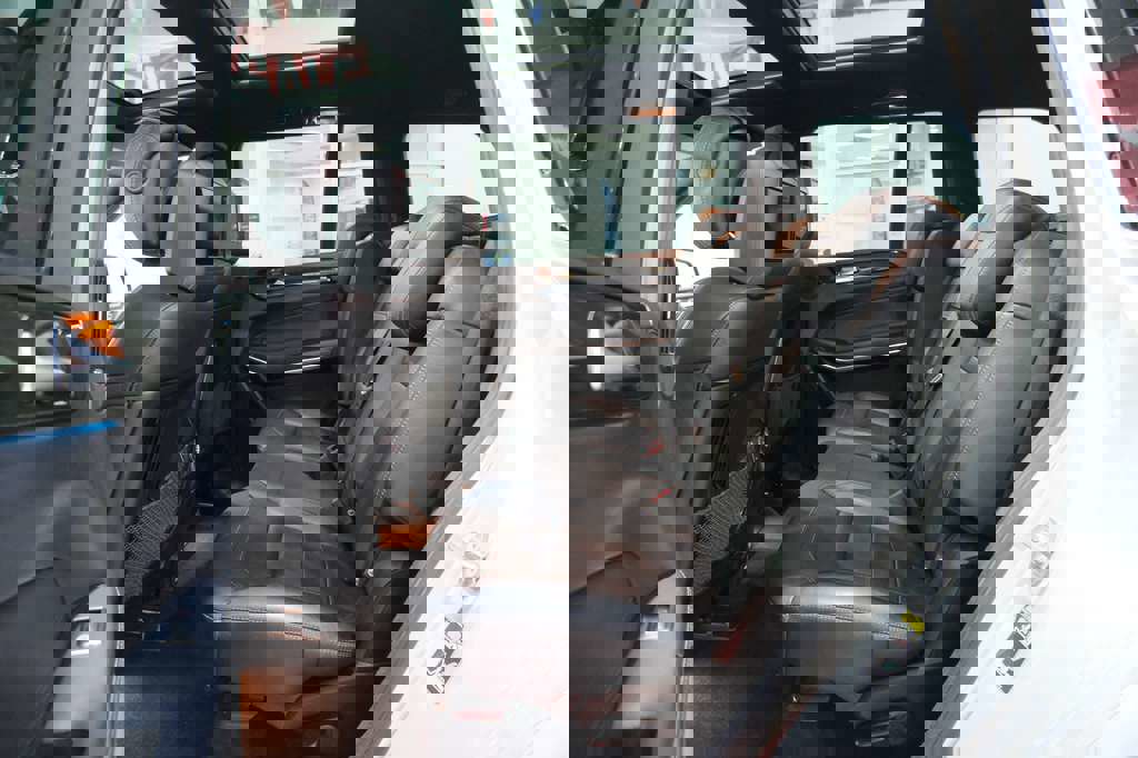 Used 2018 Mercedes-Benz GLS 550 4MATIC w/ Driver Assistance Package image 22