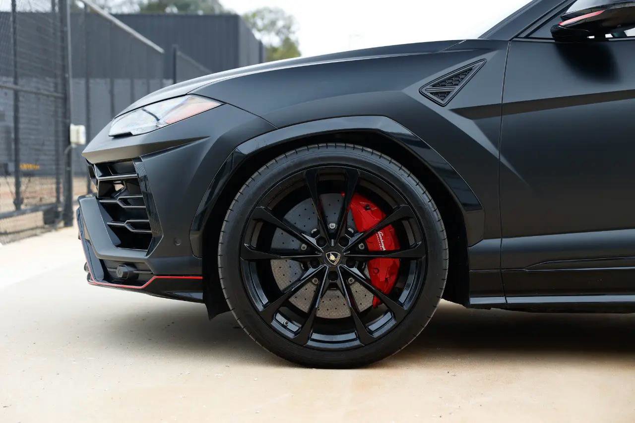 Used 2020 Lamborghini Urus image 31