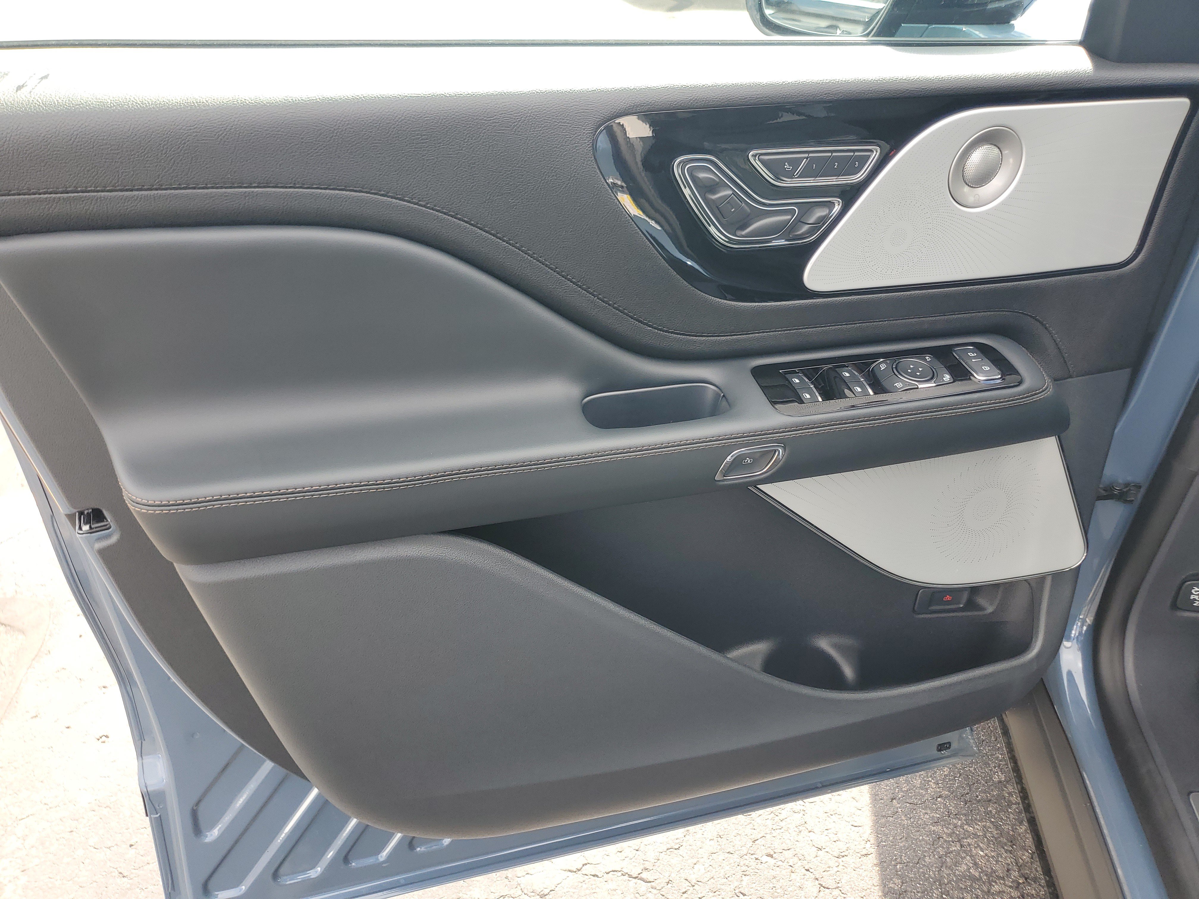 New 2027 Lincoln Aviator Reserve AWD/4WD image 8