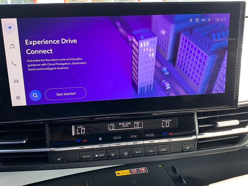 Certified 2025 Toyota Sienna XLE FWD image 15