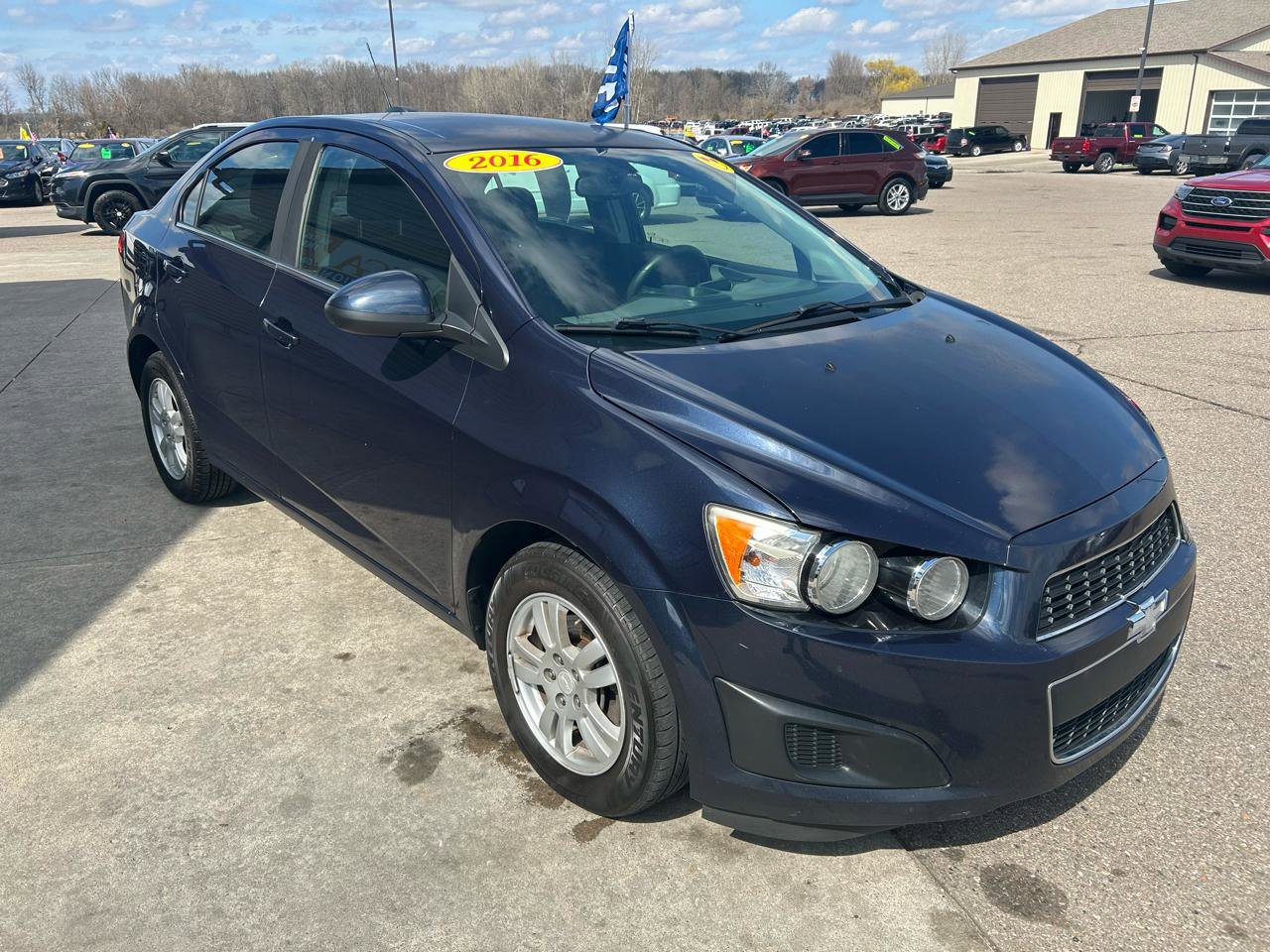 Used 2016 Chevrolet Sonic LT FWD image 3