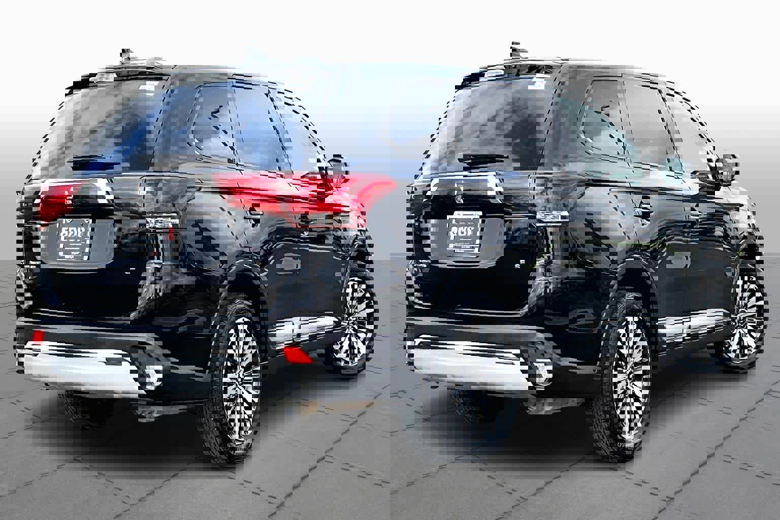 Used 2020 Mitsubishi Outlander SE image 13