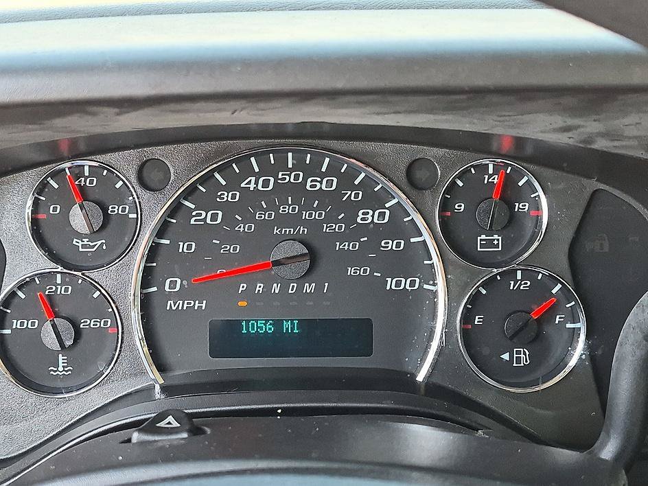 Used 2019 Chevrolet Express 2500 w/ Enhanced Convenience Package RWD image 19