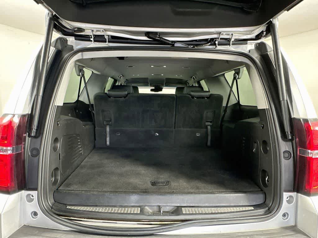 Used 2018 Chevrolet Suburban LT RWD image 21