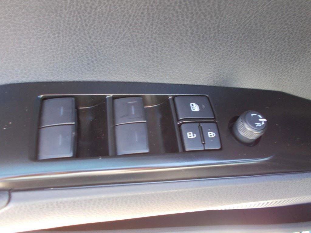 Used 2026 Toyota Camry SE w/ Convenience Package image 17