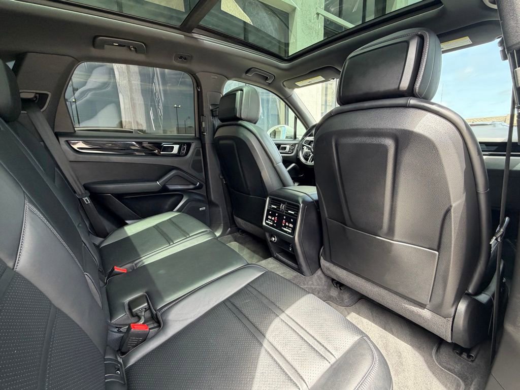 Used 2021 Porsche Cayenne S AWD/4WD image 27