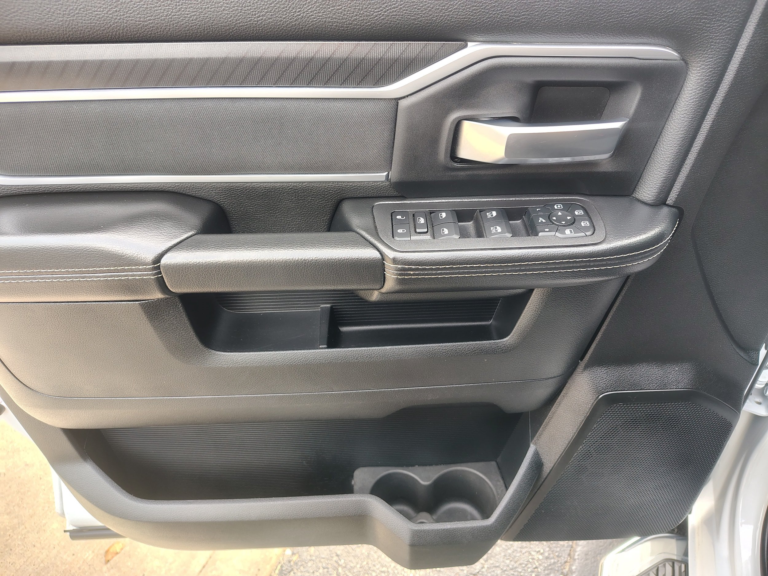 Certified 2025 RAM 2500 Big Horn AWD/4WD image 19