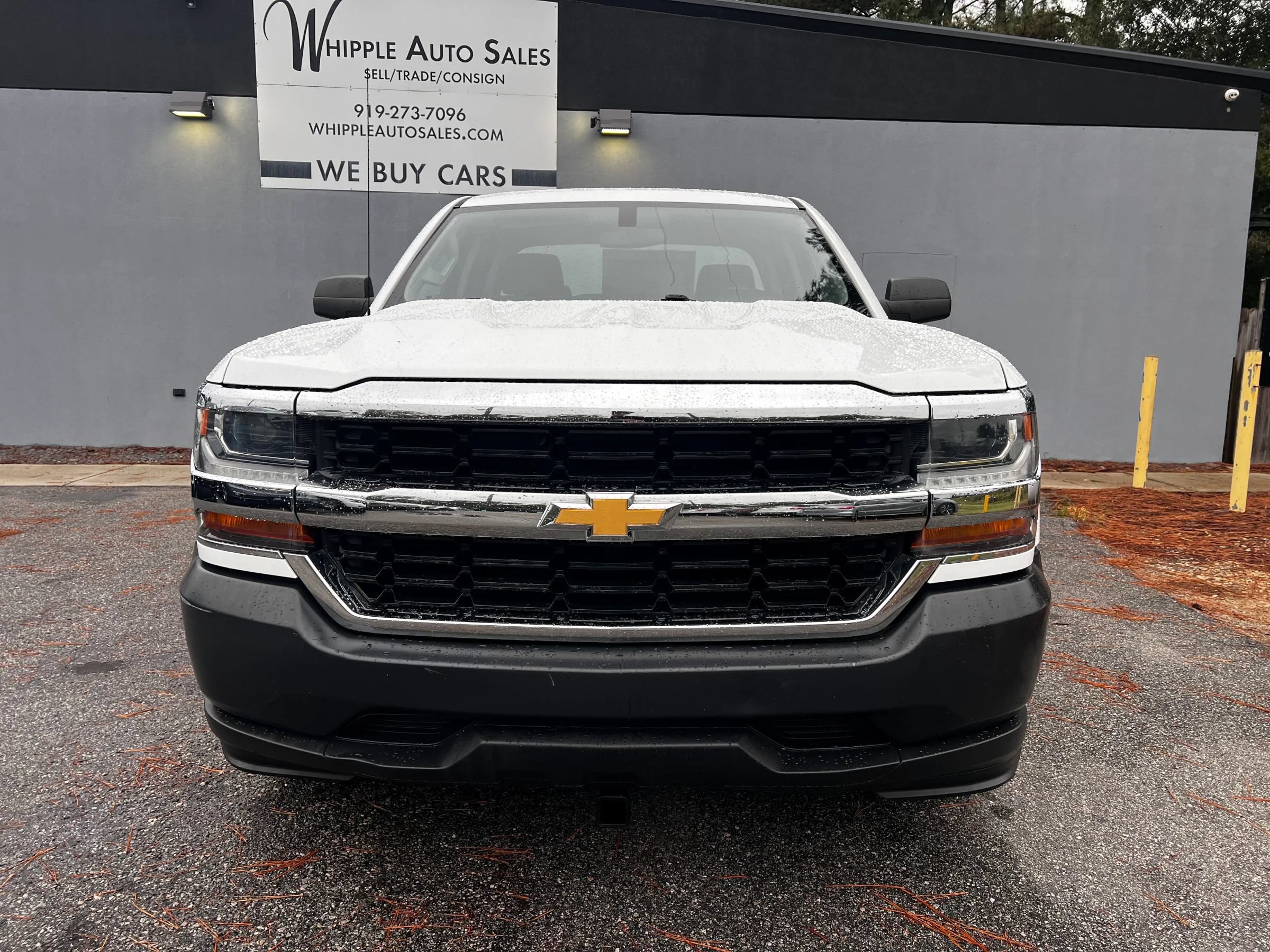 Used 2017 Chevrolet Silverado 1500 W/T RWD image 2