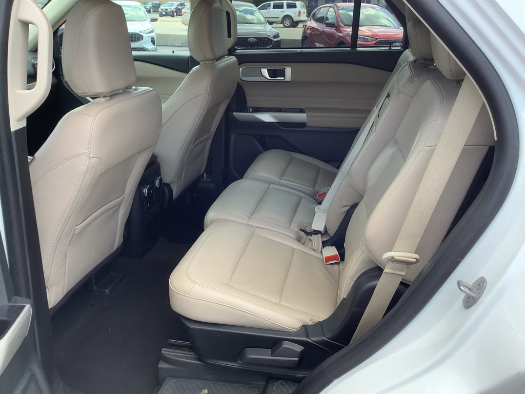 Used 2023 Ford Explorer Limited image 11