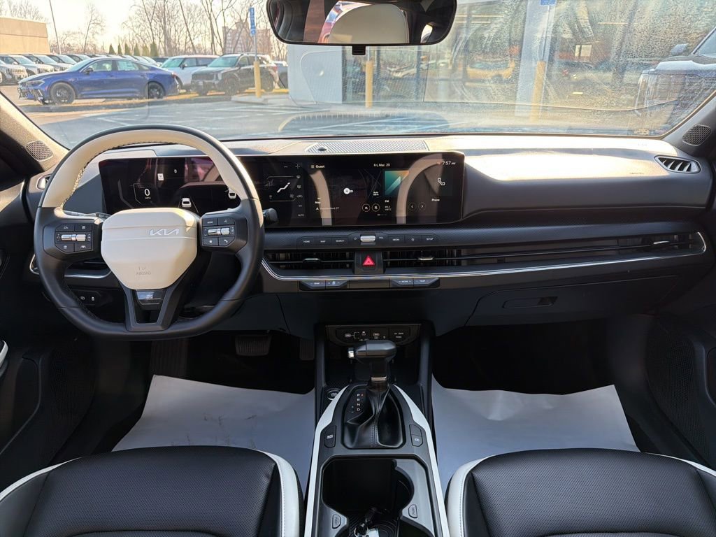 Used 2025 Kia K4 GT-Line w/ GT-Line Premium Package image 23