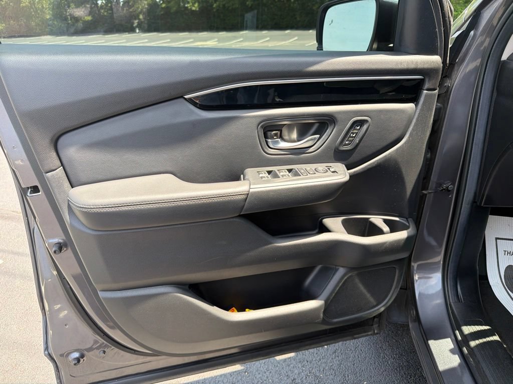 Certified 2025 Honda Pilot Touring image 18