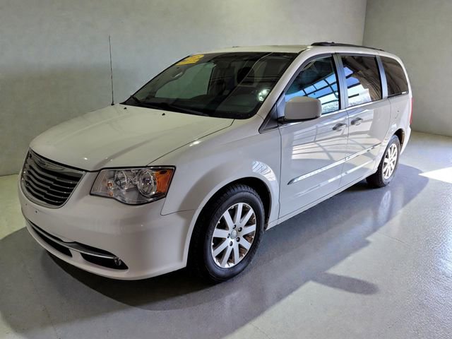 Used 2015 Chrysler Town & Country Touring w/ Driver Convenience Group image 17
