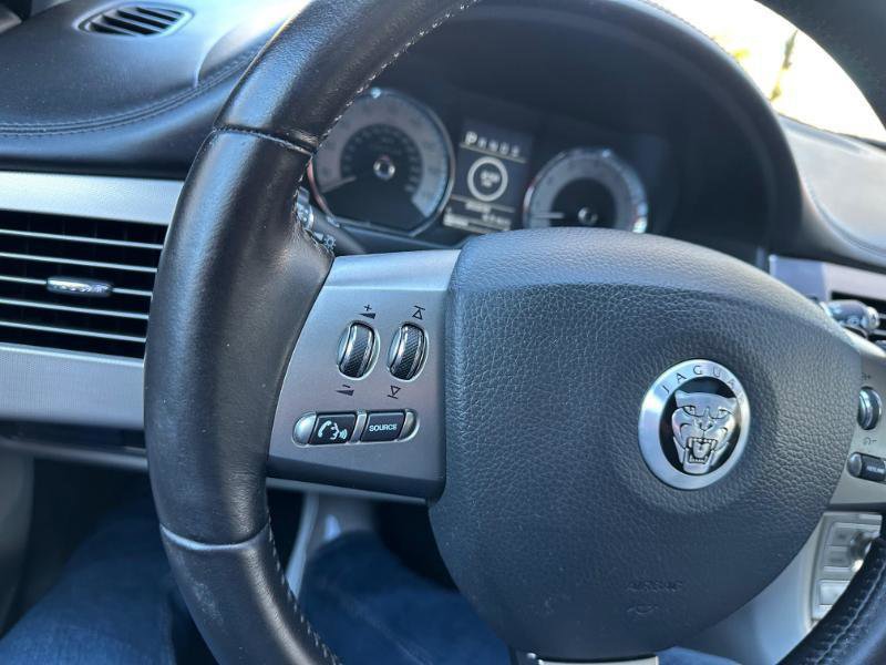 Used 2009 Jaguar XF Premium image 23