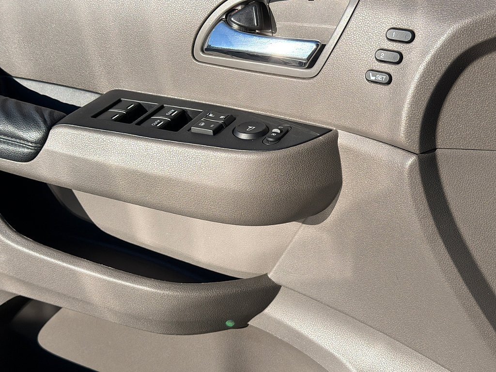 Used 2014 Honda Odyssey Touring Elite image 26