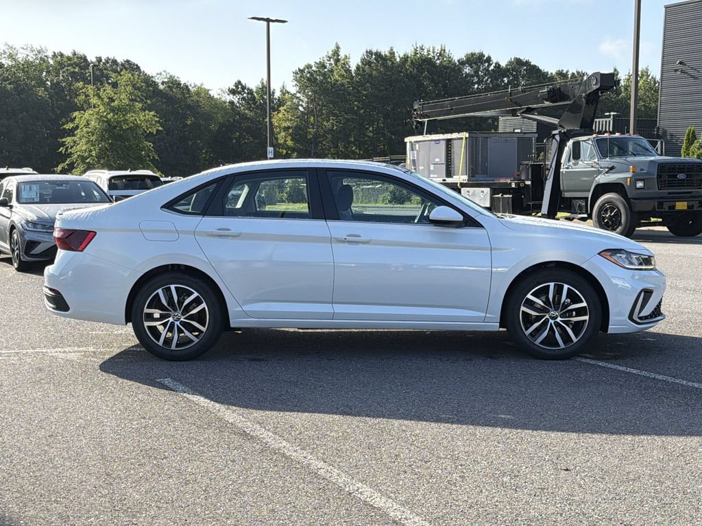 New 2026 Volkswagen Jetta SE FWD image 6