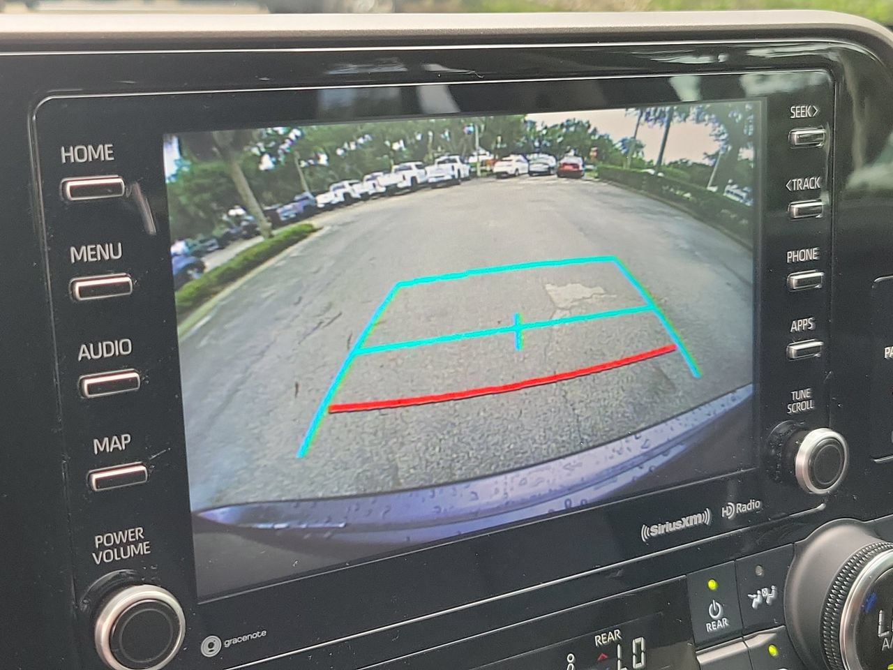 Used 2022 Toyota Highlander LE FWD image 26