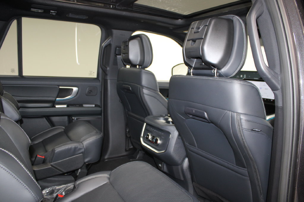 New 2027 Ford Expedition Max Platinum w/ Stealth Performance Package AWD/4WD image 25