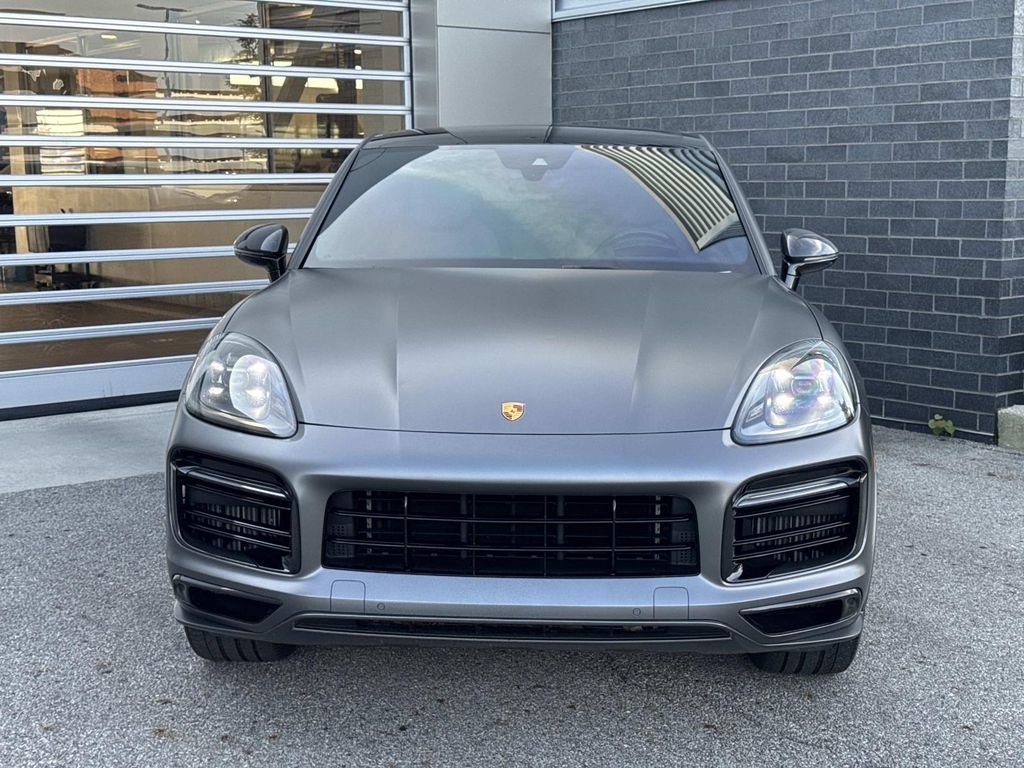 Used 2022 Porsche Cayenne GTS AWD/4WD image 2