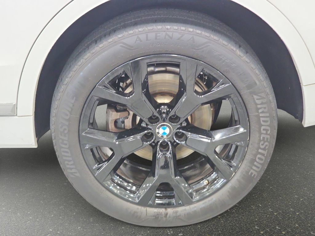 Used 2022 BMW X7 xDrive40i w/ Premium Package image 30