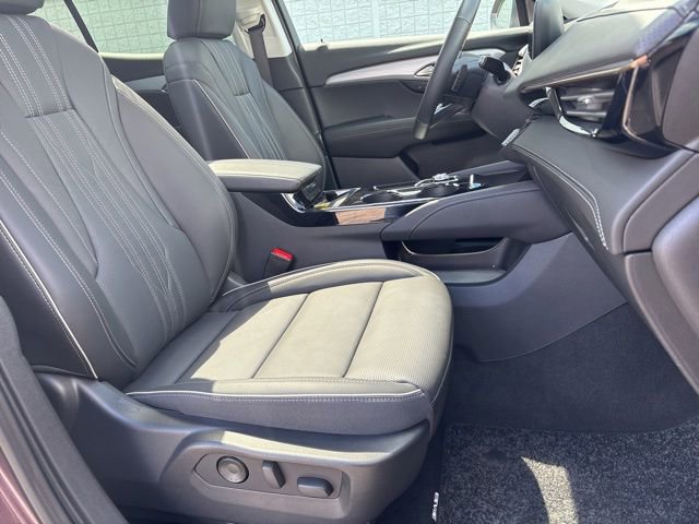 Used 2025 Buick Envision Avenir AWD/4WD image 16