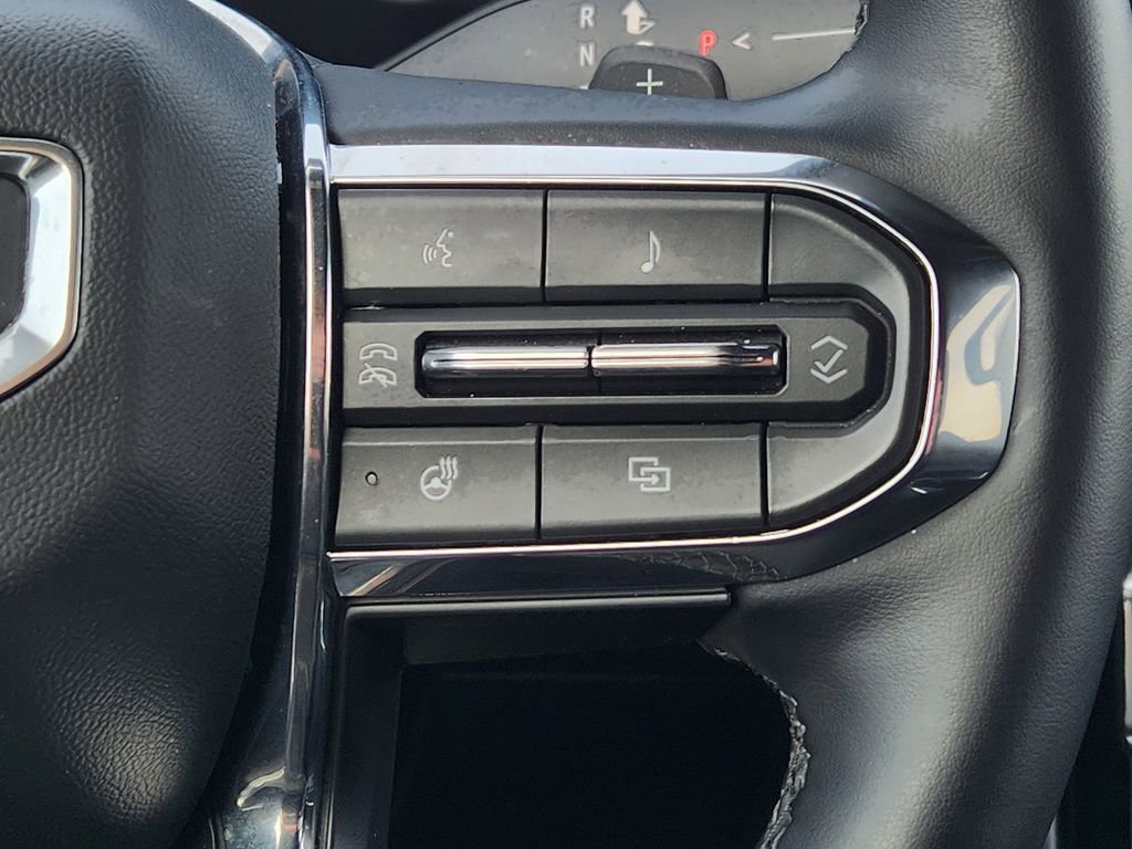 Used 2025 GMC Acadia Elevation image 27