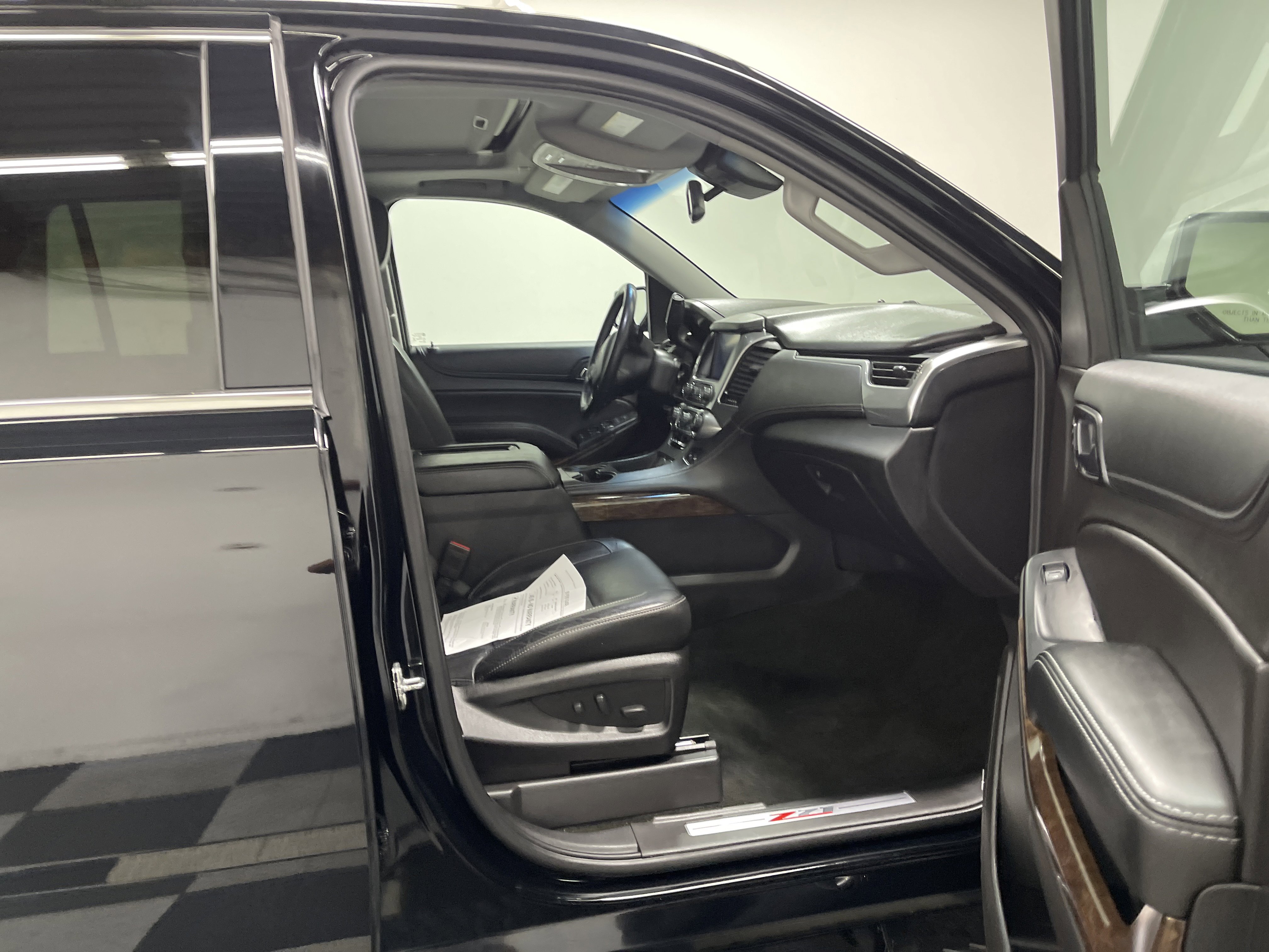 Used 2018 Chevrolet Tahoe LT w/ Luxury Package image 26