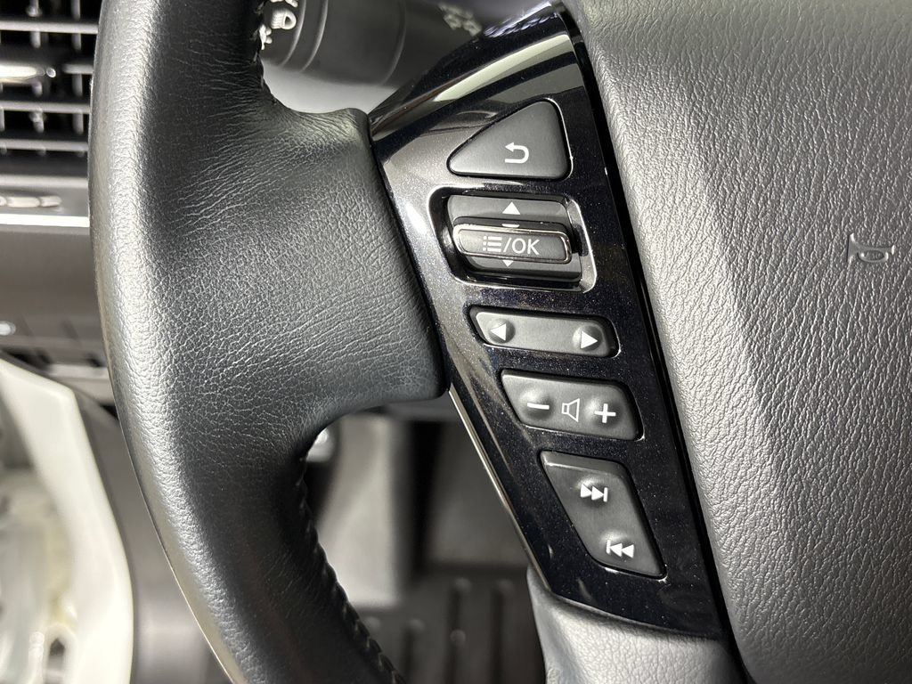 Used 2021 Nissan Armada SL w/ Captain's Chairs Package RWD image 17