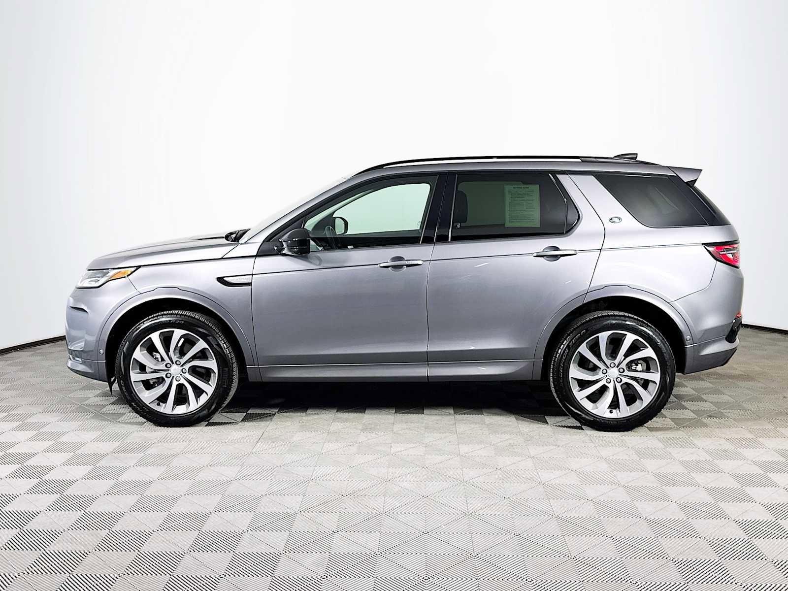 Used 2025 Land Rover Discovery Sport S image 8