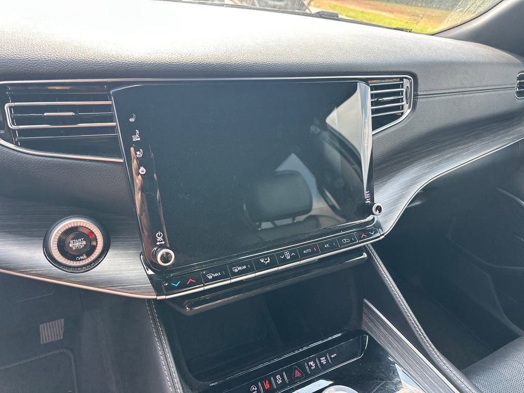 Used 2024 Jeep Wagoneer Series II w/ Flexible Seating Group RWD image 28