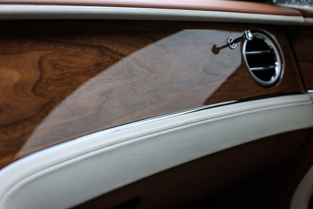 Used 2024 Bentley Continental GT image 14