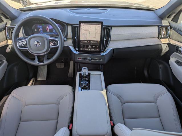 New 2026 Volvo XC90 T8 Plus w/ Protection Package Premier AWD/4WD image 11