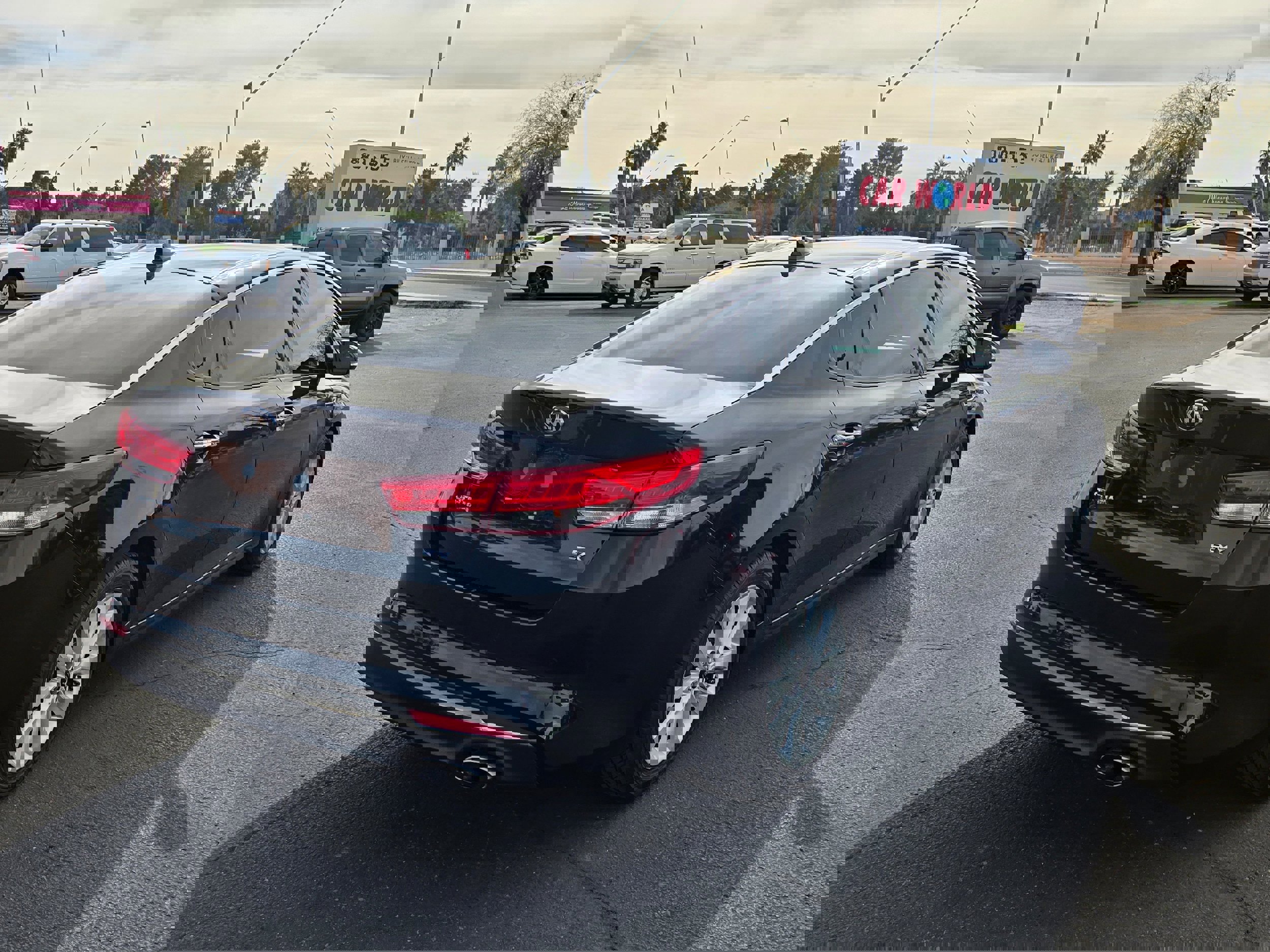 Used 2017 Kia Optima EX w/ Premium Package image 5