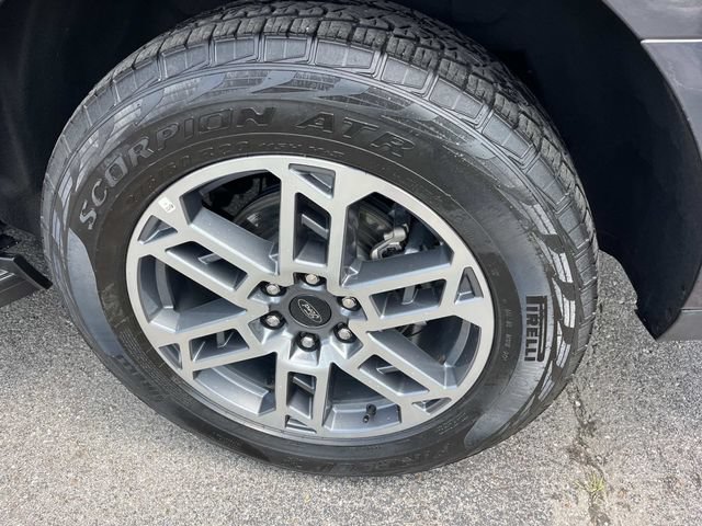Used 2025 Ford Expedition Active AWD/4WD image 14