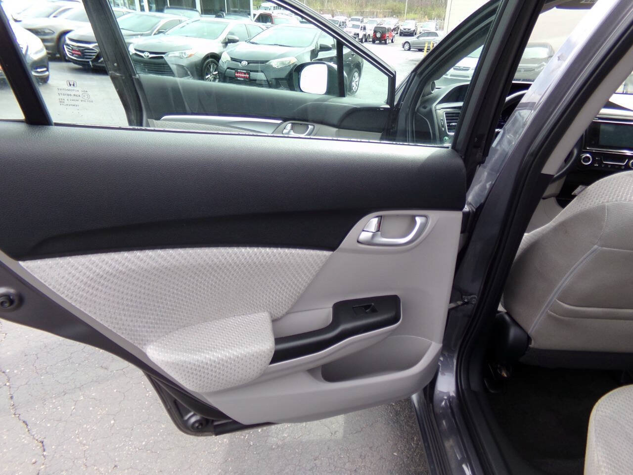 Used 2015 Honda Civic Hybrid Sedan image 12