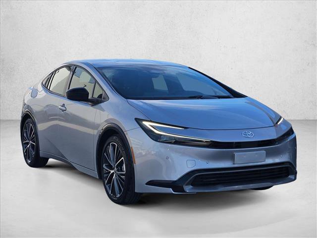 Used 2025 Toyota Prius XLE image 3