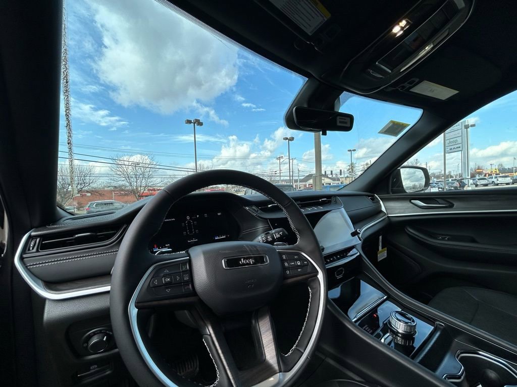 New 2026 Jeep Grand Cherokee L 4WD image 16