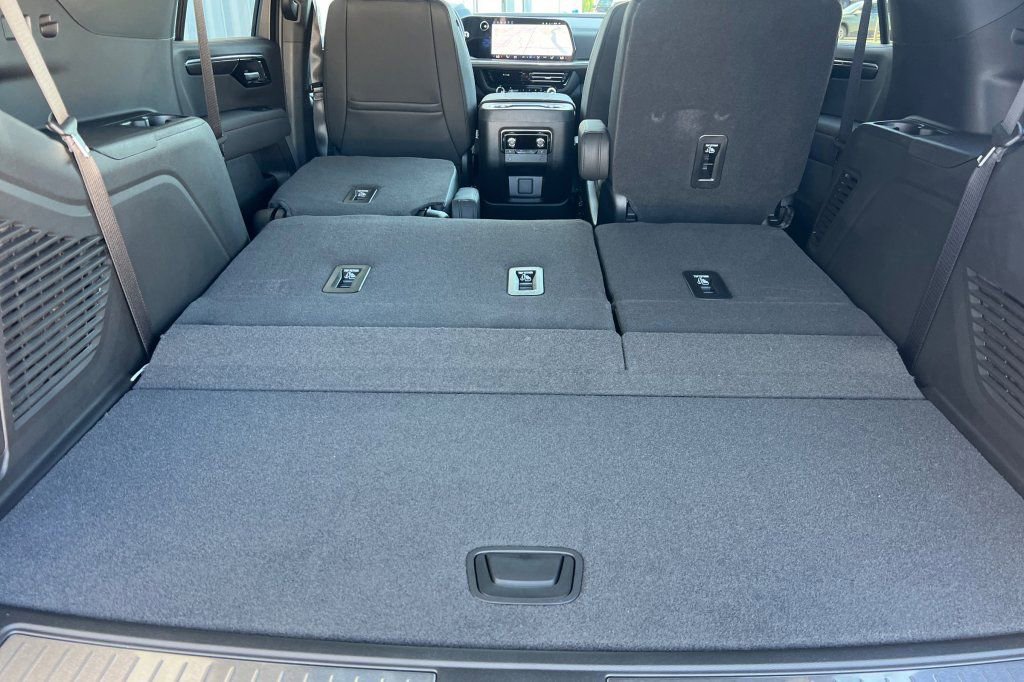 New 2026 Chevrolet Tahoe RST w/ Advanced Technology Package AWD/4WD image 13
