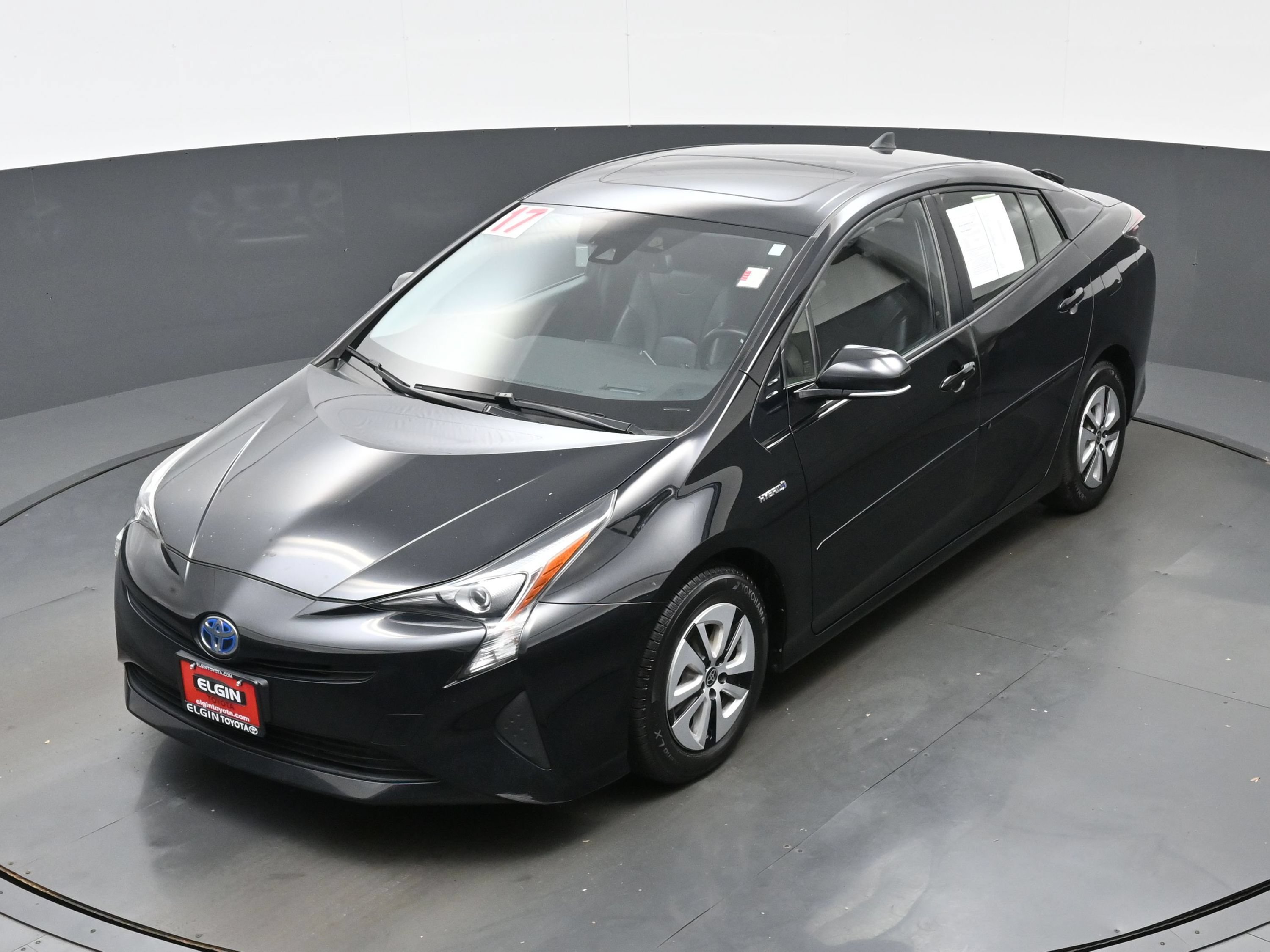 Used 2017 Toyota Prius Four w/ Advanced Technology Package FWD image 39