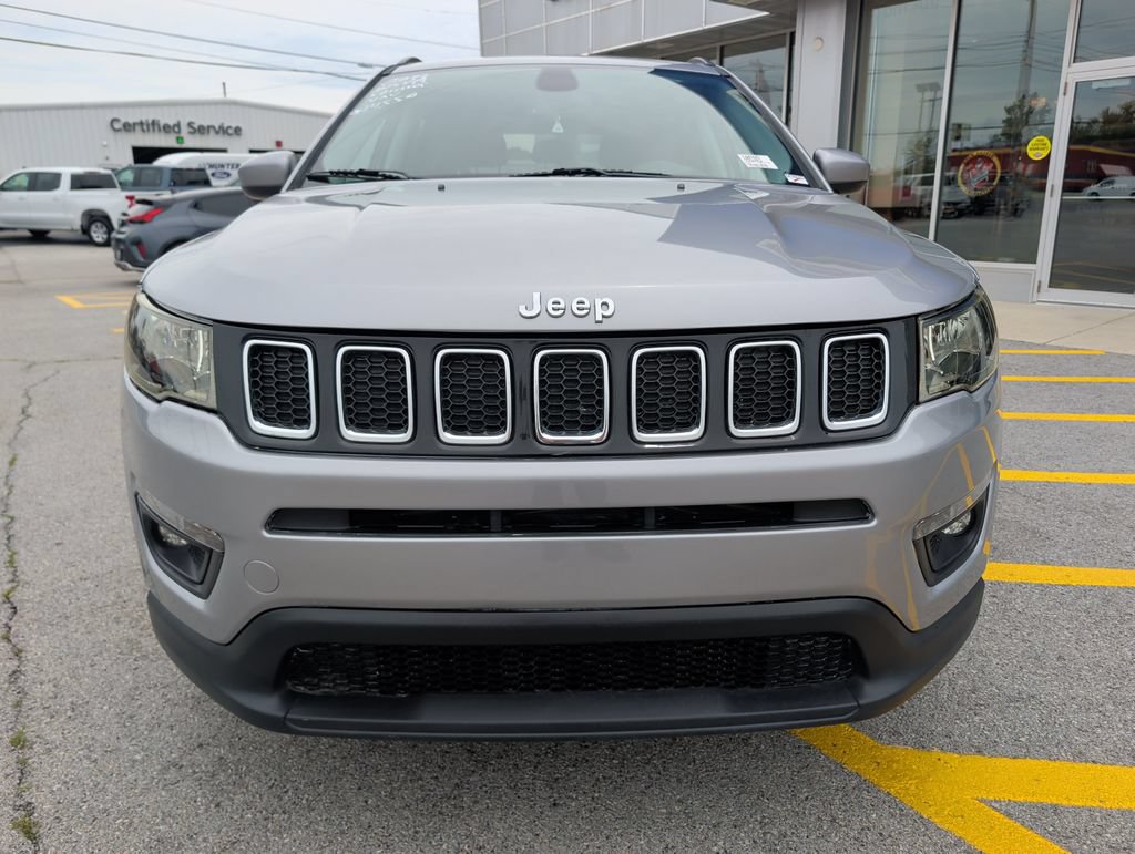 Used 2019 Jeep Compass Latitude w/ Popular Equipment Group AWD/4WD image 2