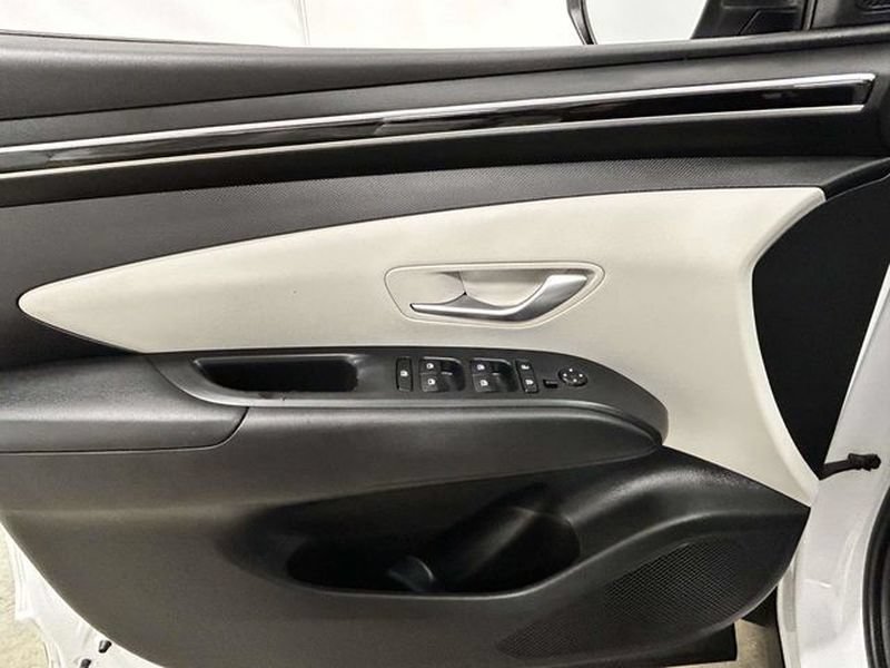 Used 2022 Hyundai Tucson SEL FWD image 12