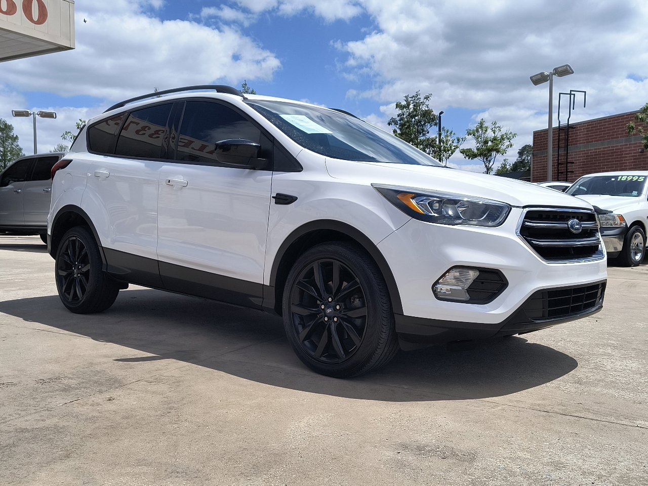 Used 2019 Ford Escape SE image 10