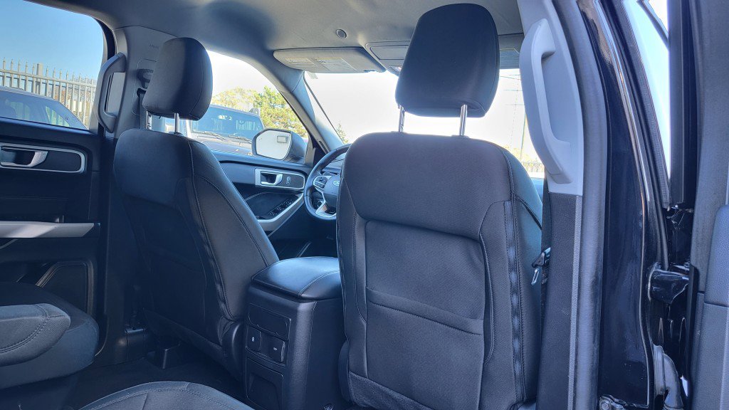Used 2022 Ford Explorer XLT image 25