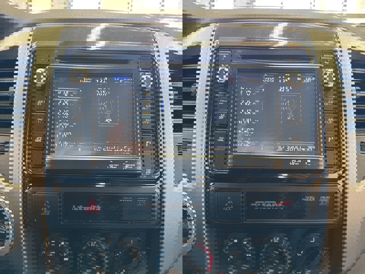 Used 2015 Toyota Tacoma 4x4 Double Cab image 23