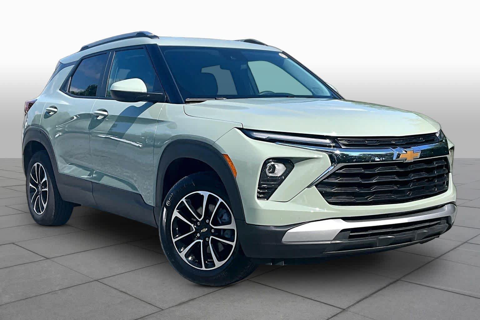 Used 2026 Chevrolet TrailBlazer LT FWD image 3