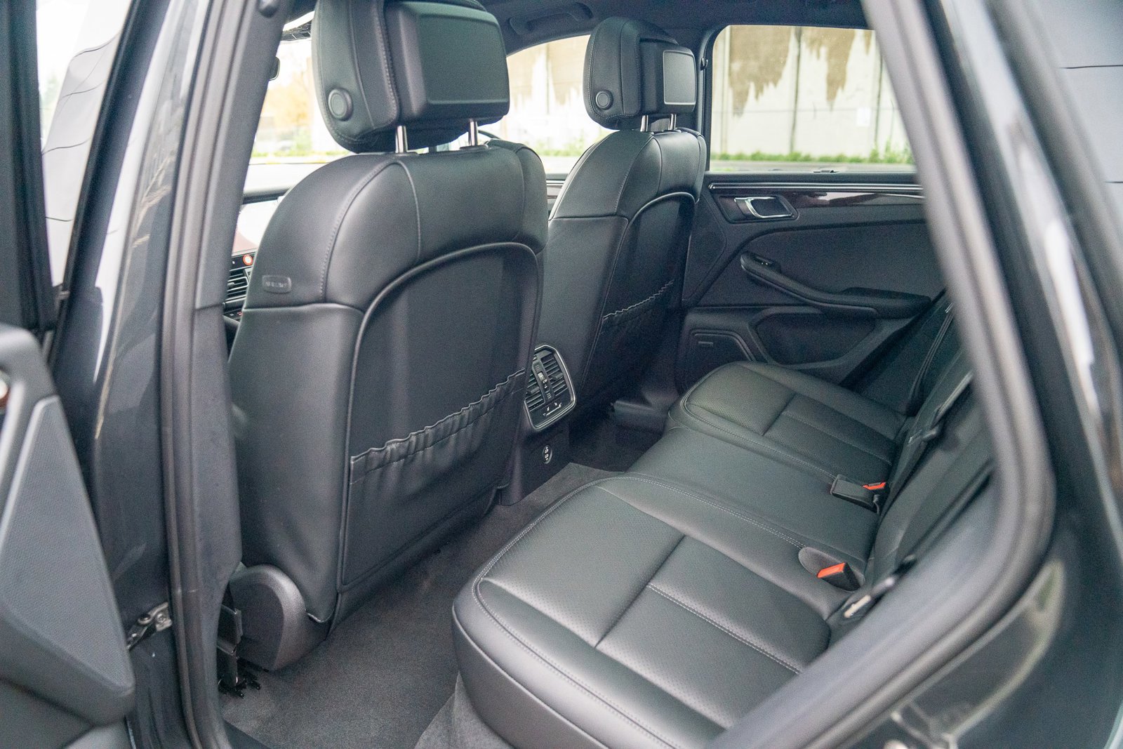 New 2026 Porsche Macan image 23