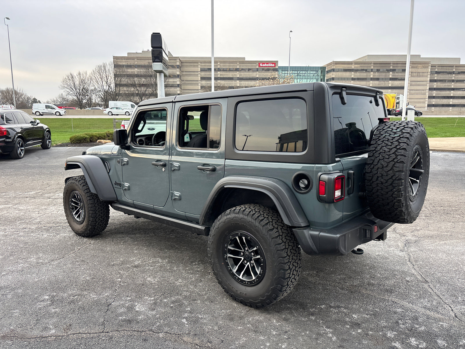 Used 2024 Jeep Wrangler Willys image 5