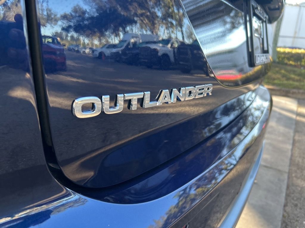 New 2026 Mitsubishi Outlander SE image 17