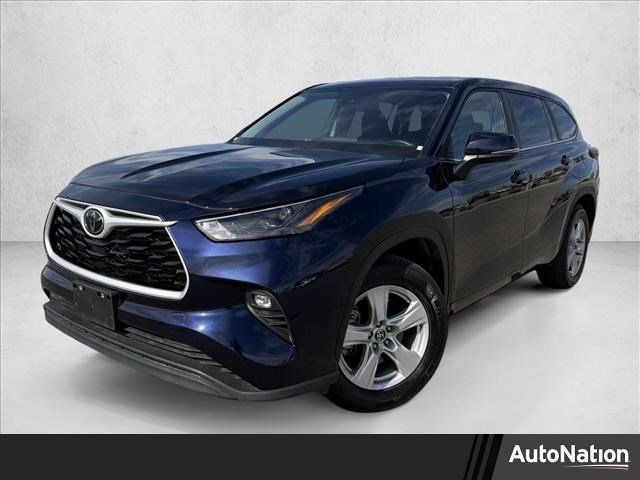Used 2025 Toyota Highlander LE image 1