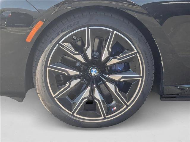 Used 2024 BMW i7 M70 w/ Premium Package image 10