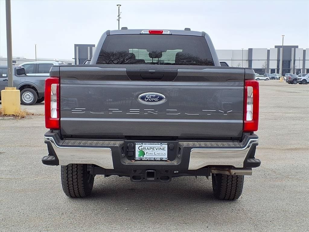 New 2026 Ford F250 XLT w/ FX4 Off-Road Package AWD/4WD image 5